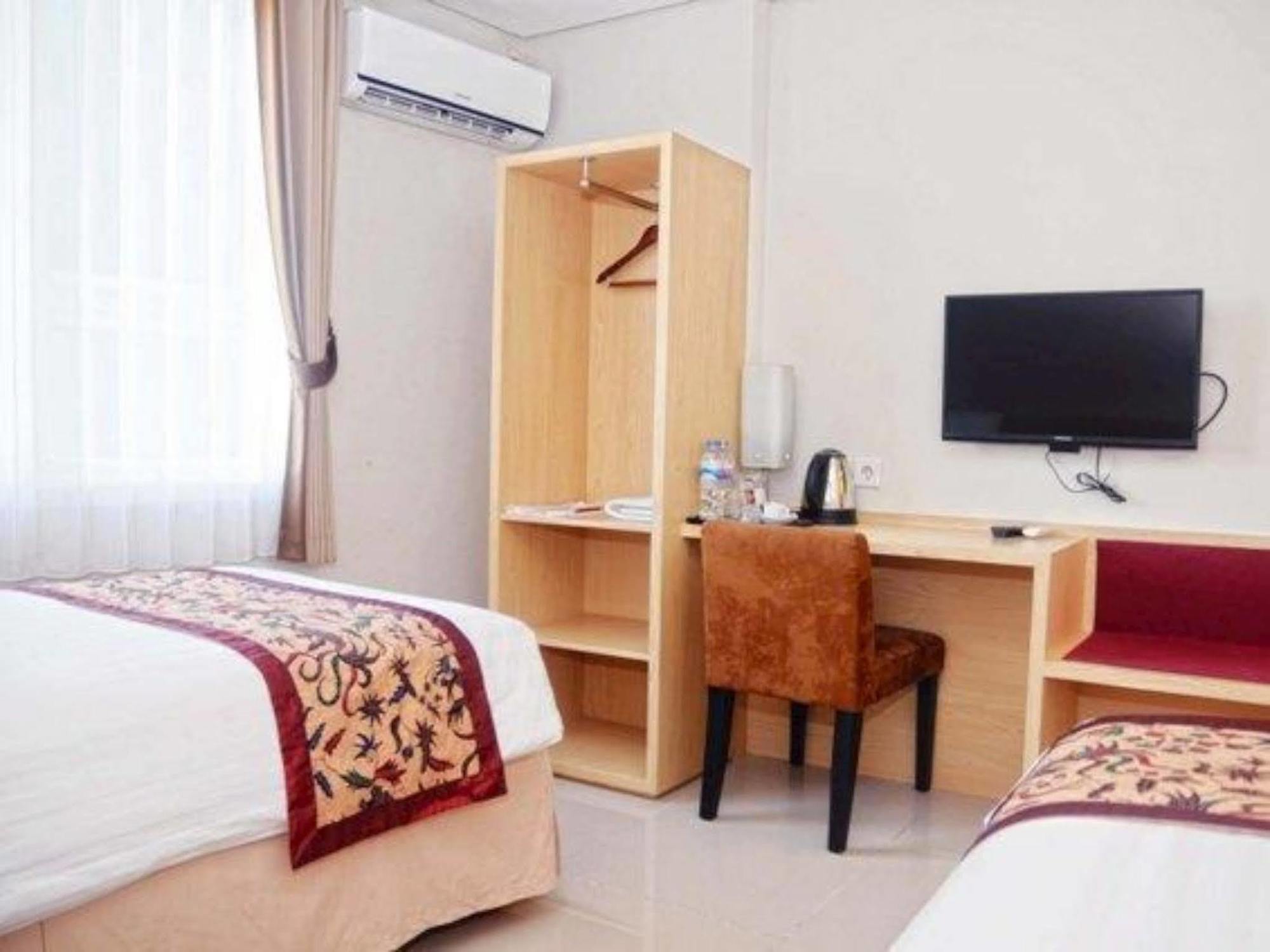 Bekizaar Hotel Surabaya Exterior foto